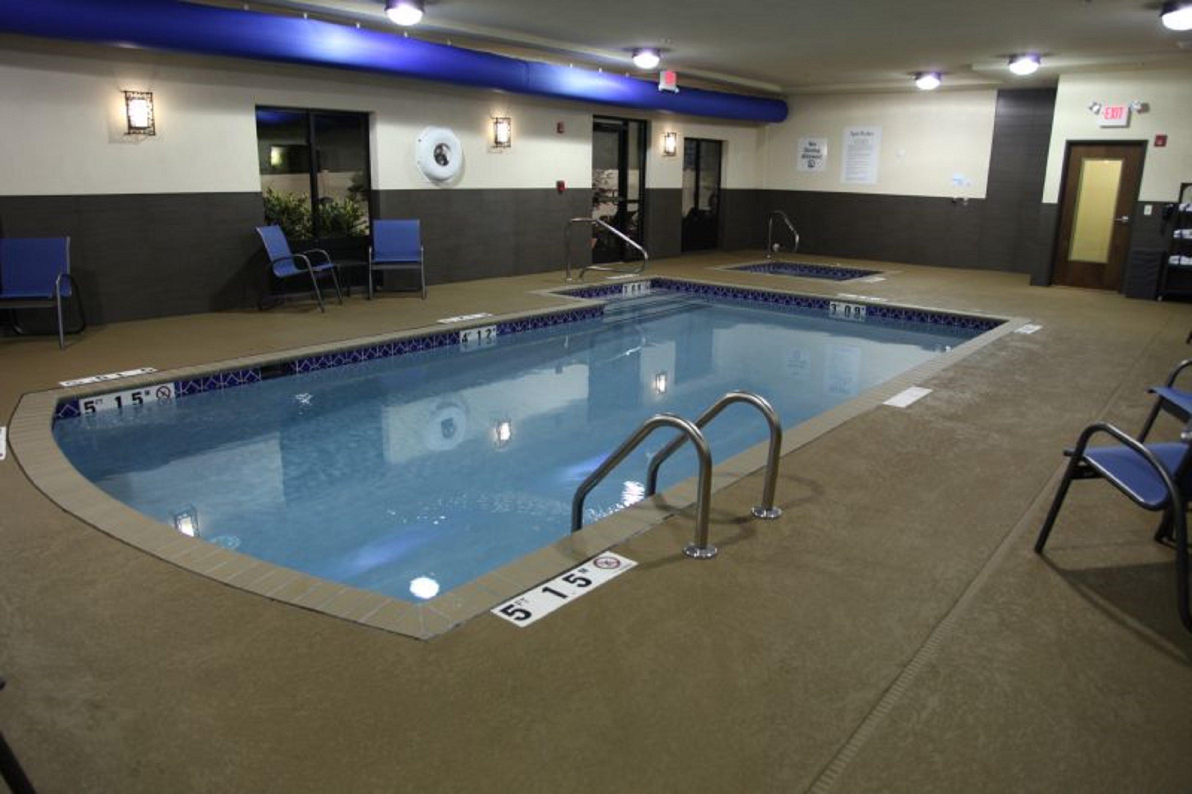 Holiday Inn Express & Suites - Huntsville Airport By Ihg Madison Exterior photo