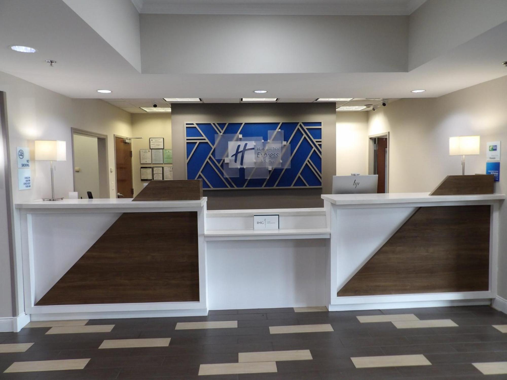 Holiday Inn Express & Suites - Huntsville Airport By Ihg Madison Exterior photo