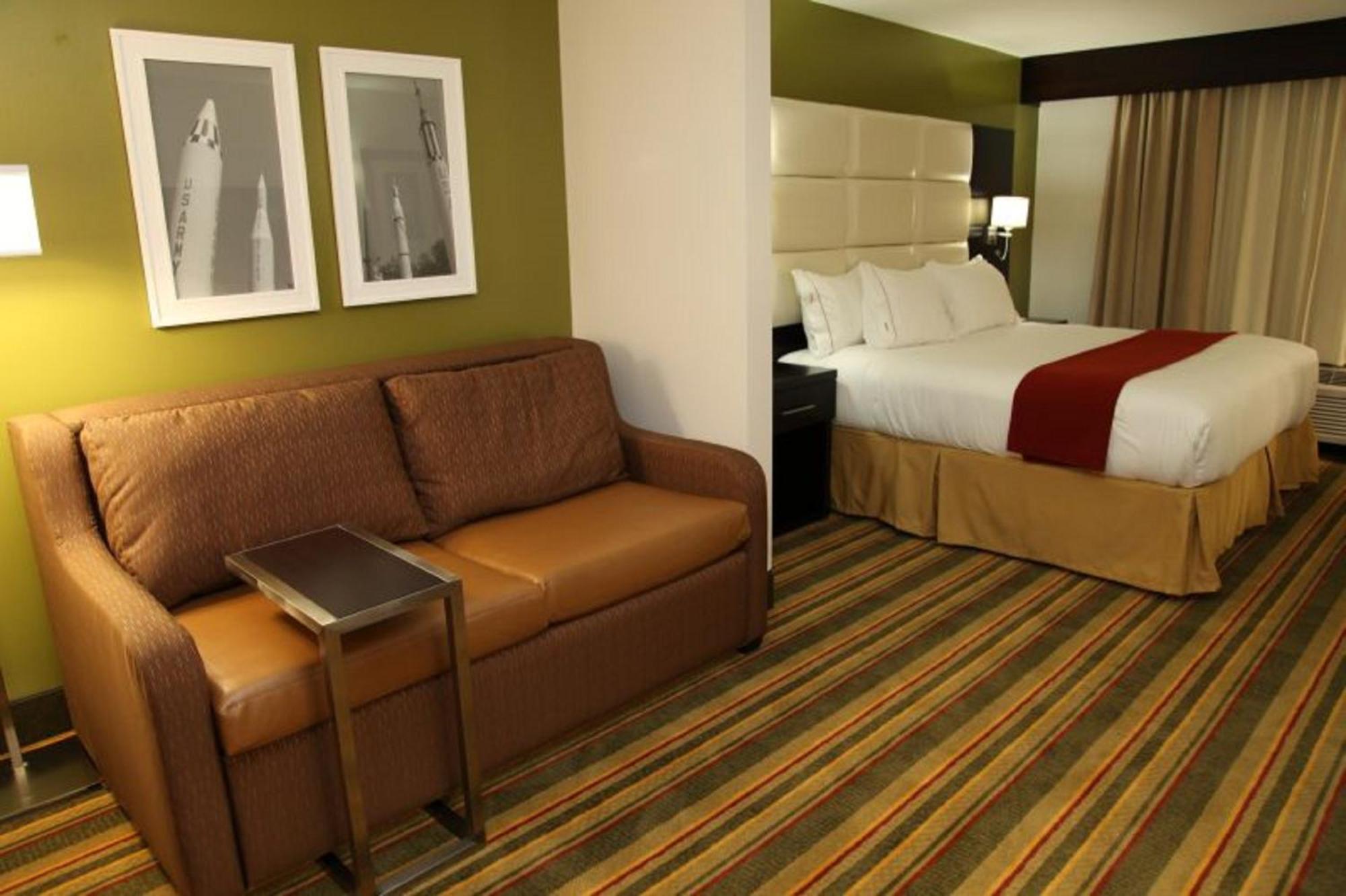 Holiday Inn Express & Suites - Huntsville Airport By Ihg Madison Exterior photo