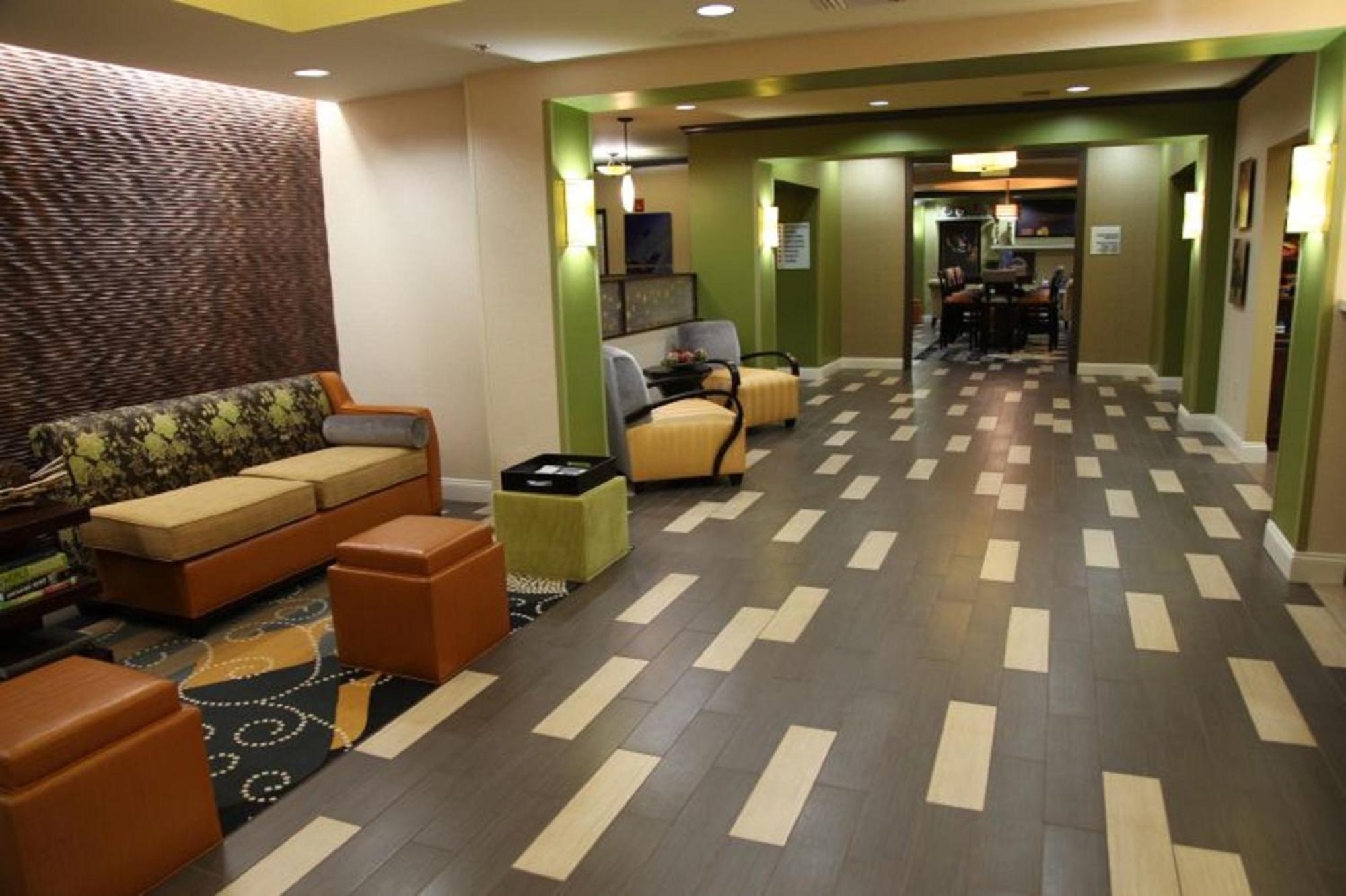Holiday Inn Express & Suites - Huntsville Airport By Ihg Madison Exterior photo